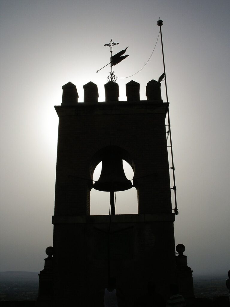 Descubre la emblemática Torre de la Vela, la única torre con una tradición mágica 2 Torreón Vela